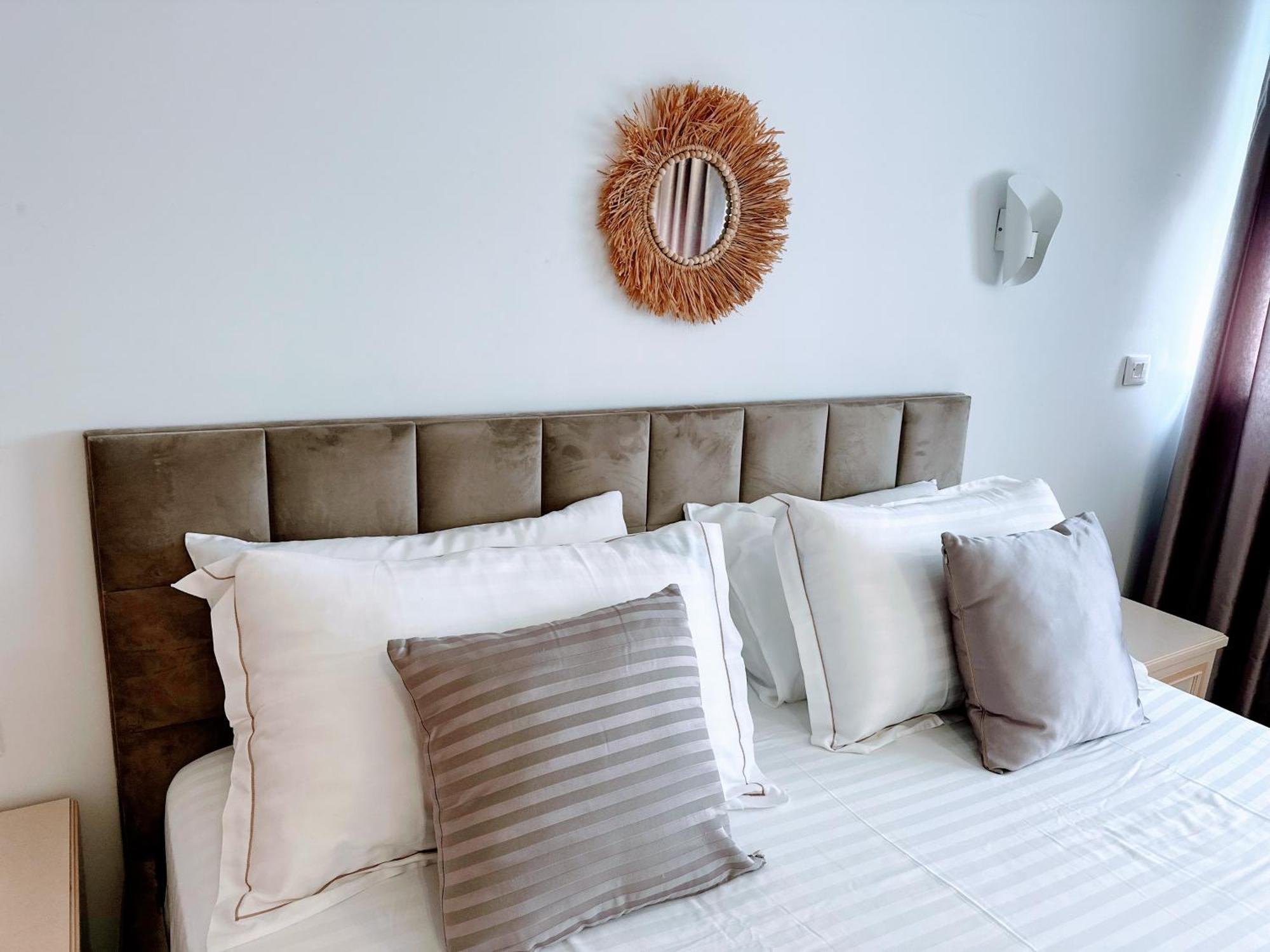 Madalin Seaside Apartment Vlore Exterior photo